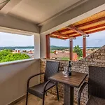 아파트 House Anka