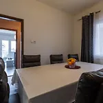 House Anka 아파트 *