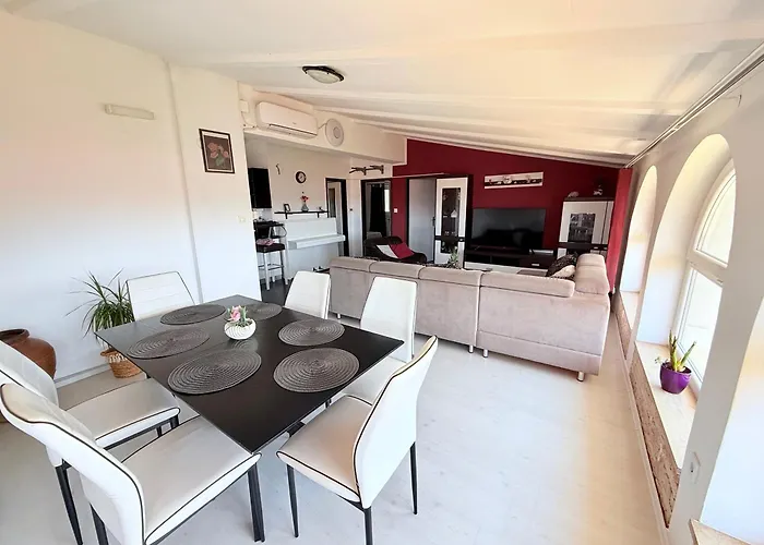 House Anka Medulin