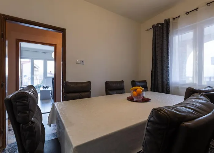 House Anka Apartman *