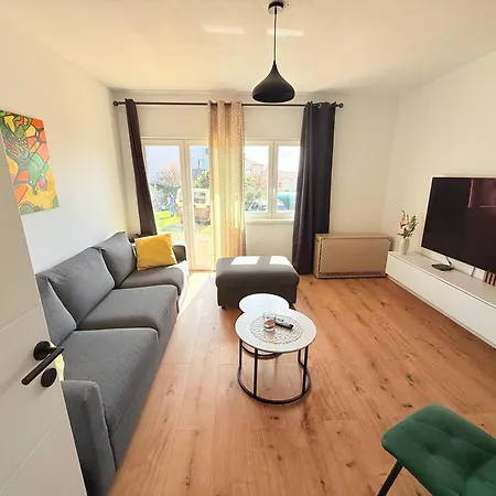 Apartment House Anka *