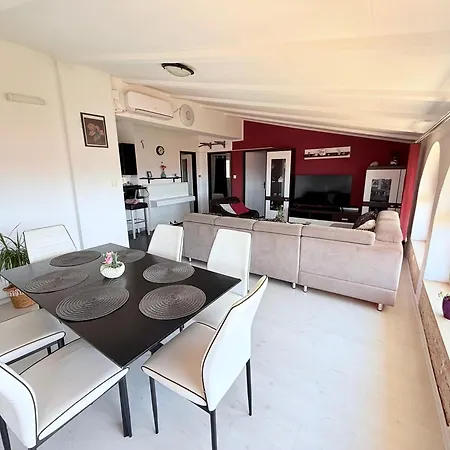 House Anka Medulin