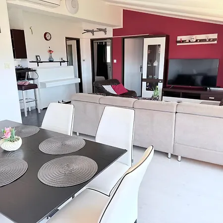 House Anka
