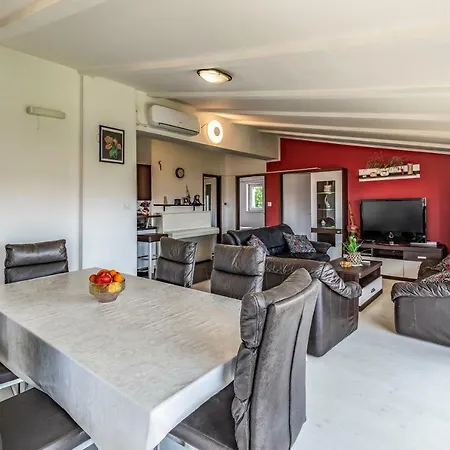 House Anka Apartment