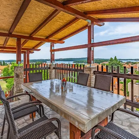 House Anka Apartment Medulin