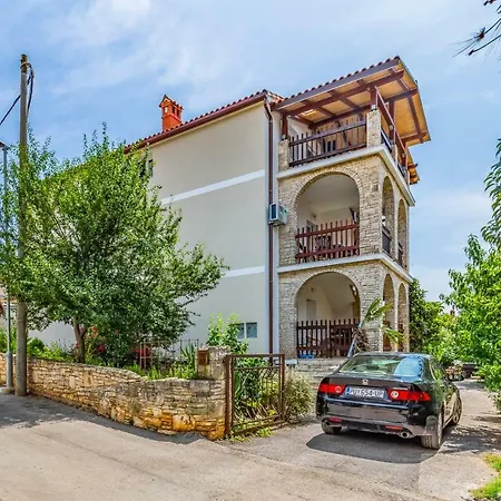 Apartment House Anka *